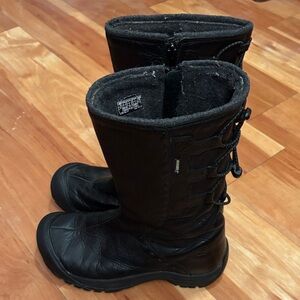 Keen Women's Black Winter Boots